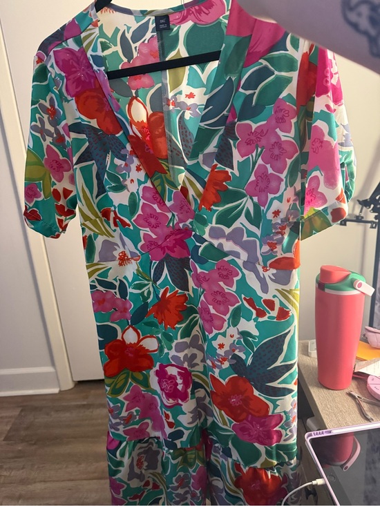 Dresses & Skirts - Floral V-Neck Midi Dress in Green & Pink